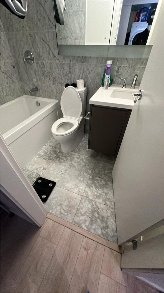 Deep Cleaning Bathroom in White Rock